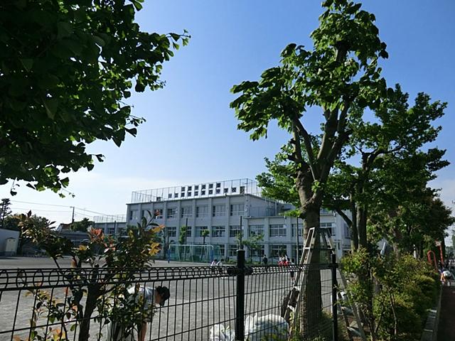 Junior high school. 761m to Mitaka middle school Mitaka Municipal fourth junior high school