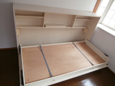 Other Equipment. With storage bed