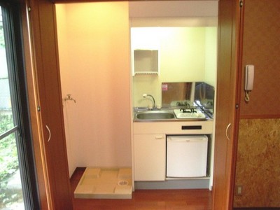 Other room space. Kitchen storage type