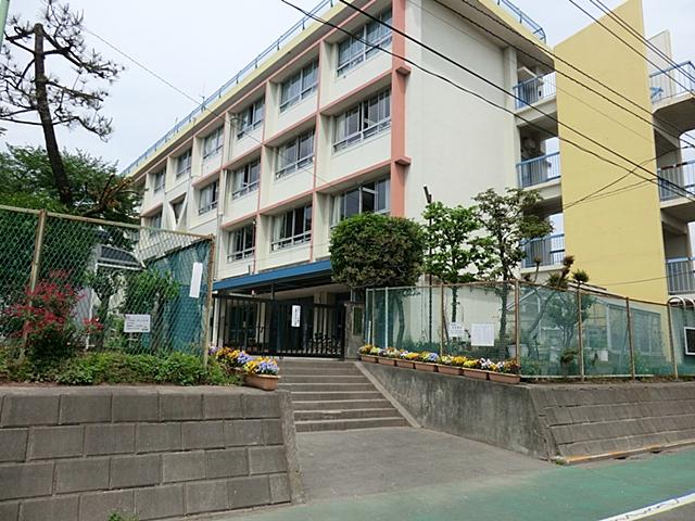 Primary school. 1476m to Mitaka City Osawa stand elementary school