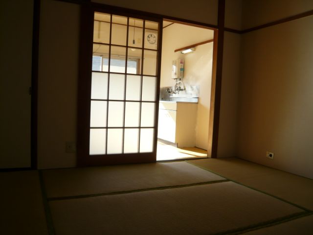 Living and room. It is settle tatami rooms ☆