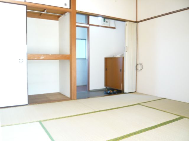 Living and room. It is settle tatami rooms ☆