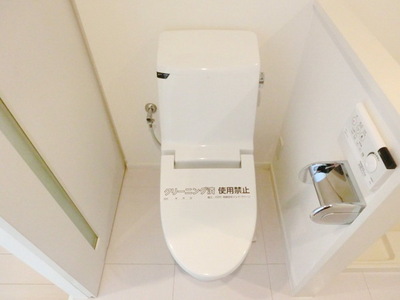 Toilet. Bidet