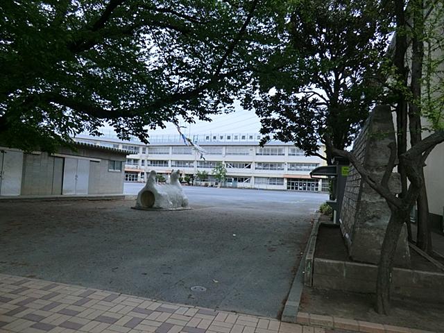 Primary school. Takaminami to school Mitaka Municipal Nakahara Elementary School 863m