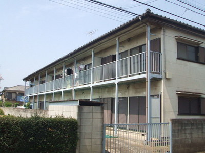 Building appearance. South-facing sunny living environment favorable