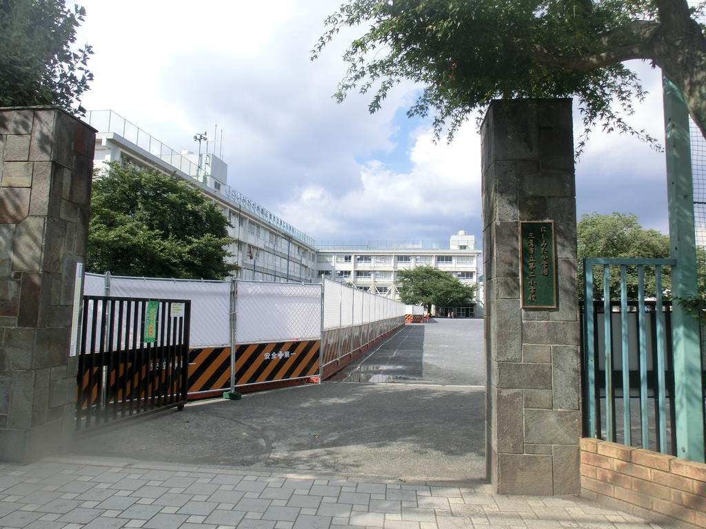 Primary school. 500m to Mitaka Municipal second elementary school (elementary school)