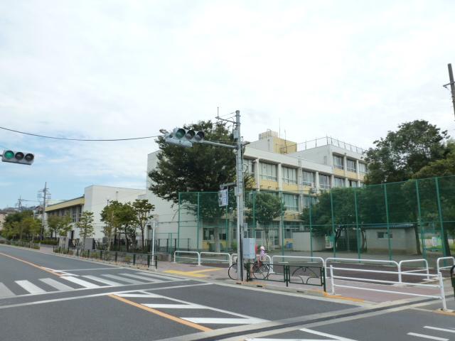 Primary school. 550m until the Mitaka Municipal Hazawa Elementary School