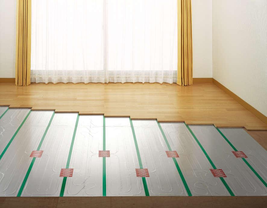 Cooling and heating ・ Air conditioning. The living room is equipped with a floor heating mat.