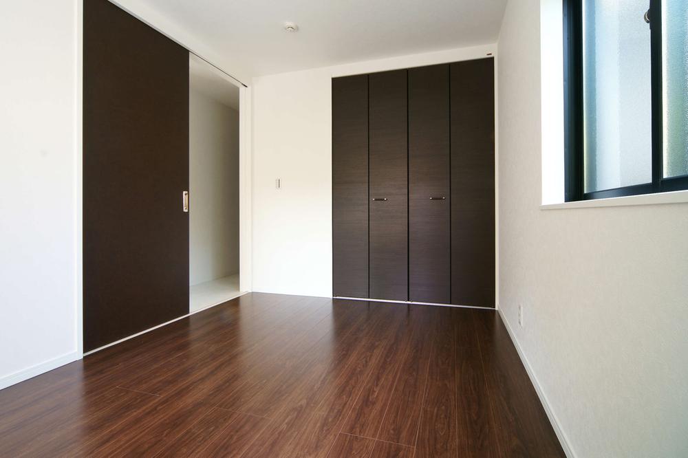 Same specifications photos (Other introspection). All room is a closet with.