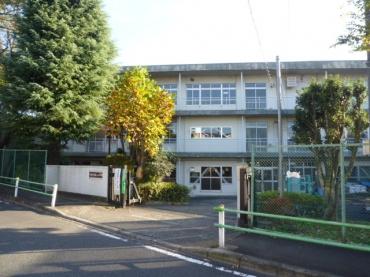 Primary school. Midorigaoka until elementary school 1142m