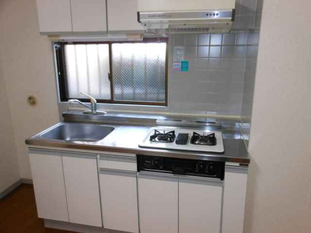 Kitchen. 2 lot gas stoves capable system Kitchen, Cooking Easy