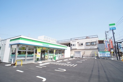 Convenience store. FamilyMart Chofu tsutsujigaoka store up (convenience store) 685m