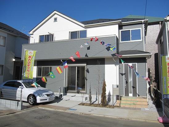 Same specifications photos (appearance). (Same specifications) It finishes in stylish luxury siding upholstery.