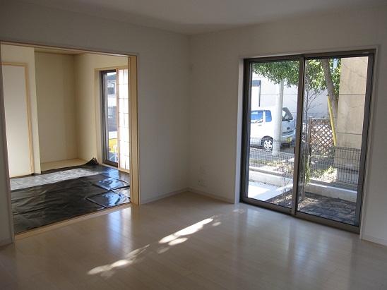Same specifications photos (living). (Same specifications) Floor heating conditioning in the living.