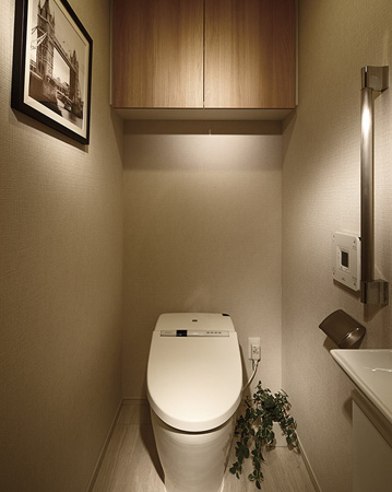 Bathing-wash room.  [TOTO tankless toilet] Adopt the toilet water-saving type which has been subjected to at once flush devised with less water. Hanging cupboard housed, 12 rolls of toilet paper to the definitive design and closed without removing from the bag.  ※ Shape depending on the type ・ Different specifications, etc..