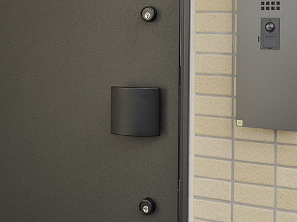 Security.  [Double Rock] Double lock specification entrance door is fitted with two of the cylinder lock. Against unauthorized intrusion, It has extended crime prevention take measures that make over a period of time and effort. (Same specifications)