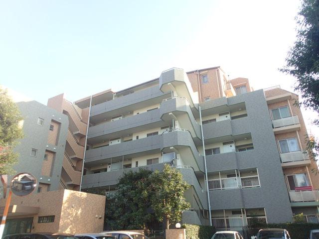 Local appearance photo. Local (11 May 2013) Shooting