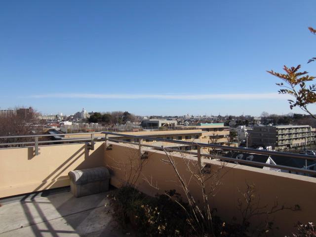 View photos from the dwelling unit. View from the site (November 2013) Shooting Northeast