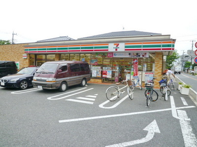 Convenience store. 430m to Seven-Eleven (convenience store)