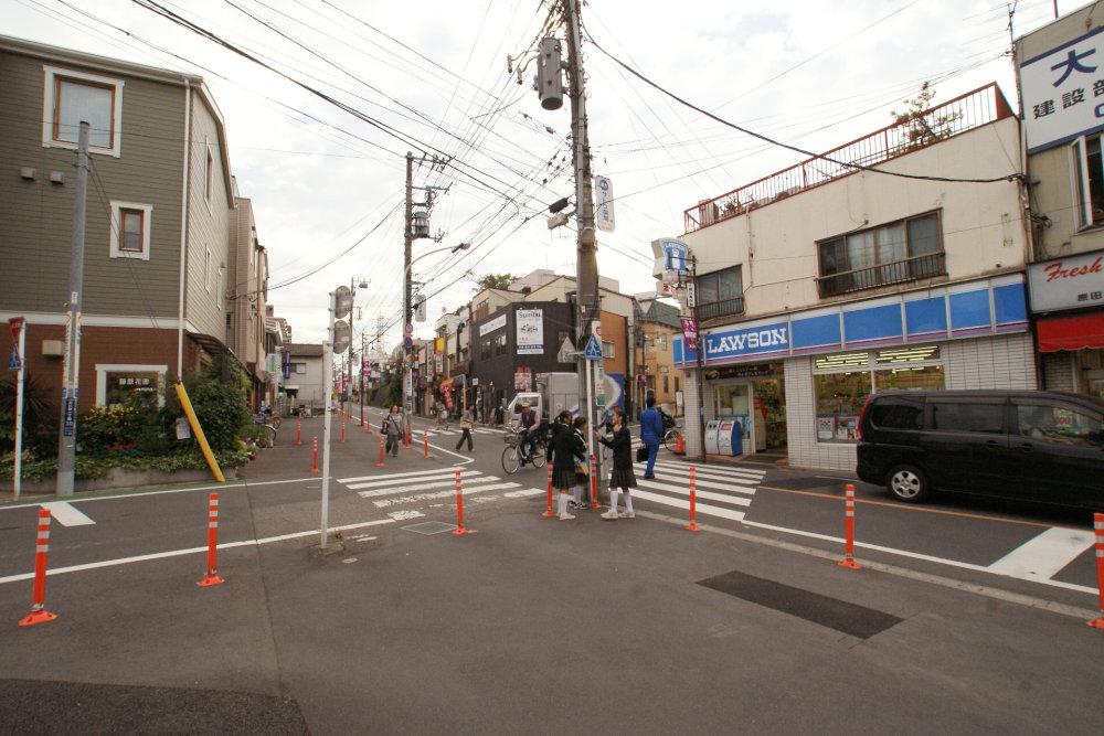 station. Inokashira to "Mitakadai Station" 240m