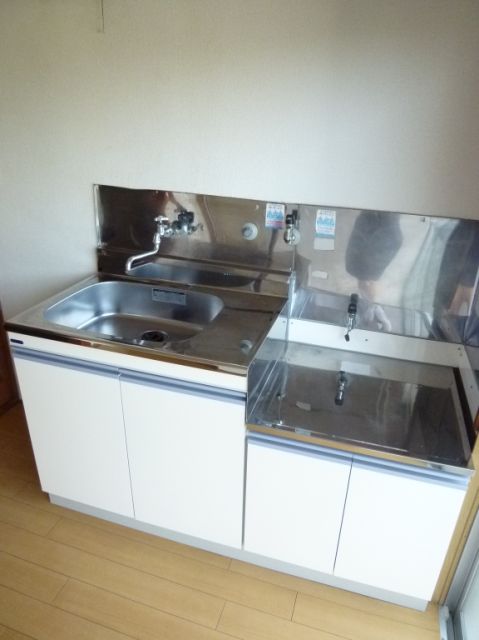 Kitchen. Gas stove can be installed kitchen ☆