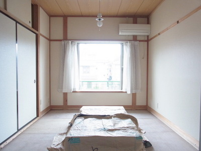 Other room space. Bay window with a Japanese-style room 6 quires