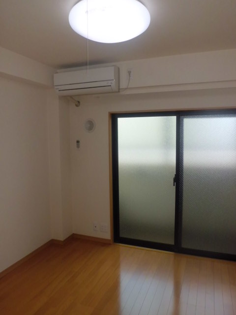 Living and room.  ☆ Walk from Kichijoji Station 18 minutes ☆