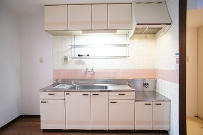 Kitchen. Convenient wide kitchen ☆