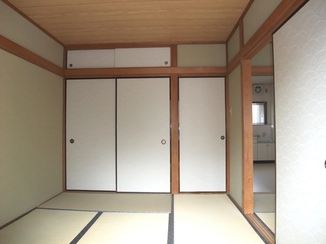 Receipt. Is a Japanese-style room of storage