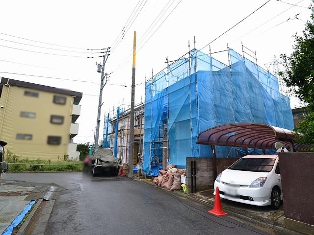 Local photos, including front road. Mitaka City Nozaki 3-chome, contact road situation