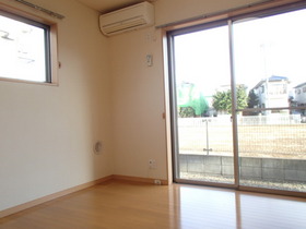 Living and room. It is the first floor, but also enters yang
