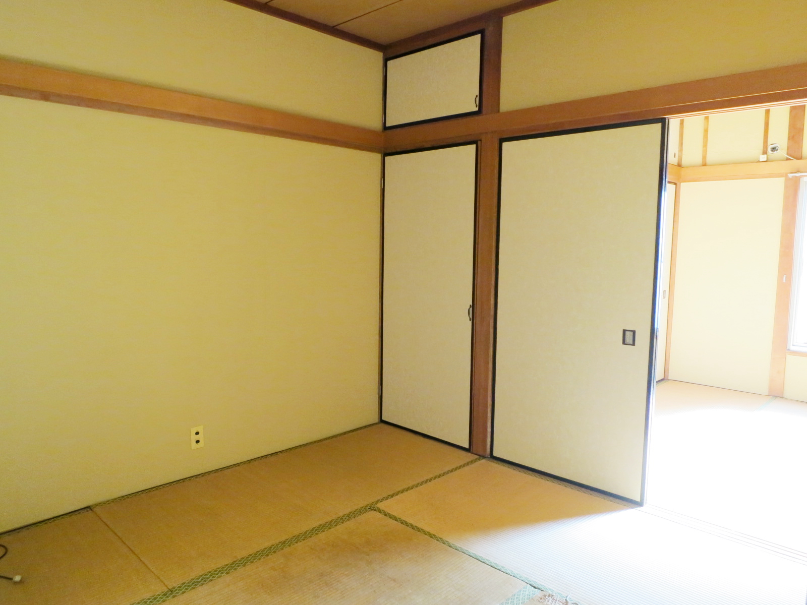 Living and room. 4.5 mat Japanese-style room