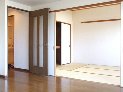 Other room space. Spacious living ・ Japanese-style room