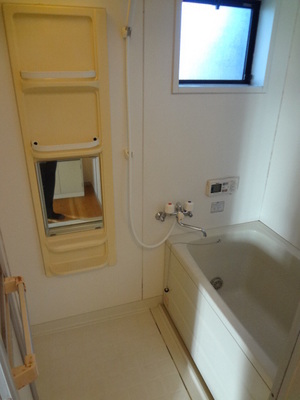 Bath.  ◆ Bathroom (with reheating hot water supply) ◆ 