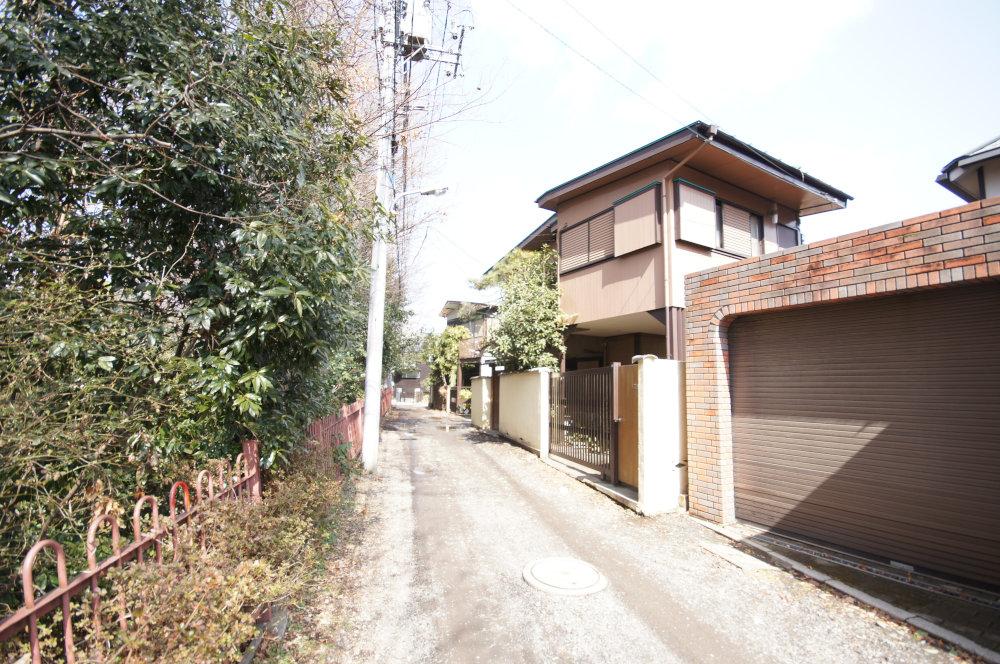 Local land photo. Inokashira is "Mitakadai" station 7-minute walk of selling land. Northwest side passage ・ It is located to feel very open feeling in the West road. Inokashira Park is It is within walking distance of the attractive. 