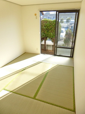 Other room space. Is a Japanese-style room. I day is good