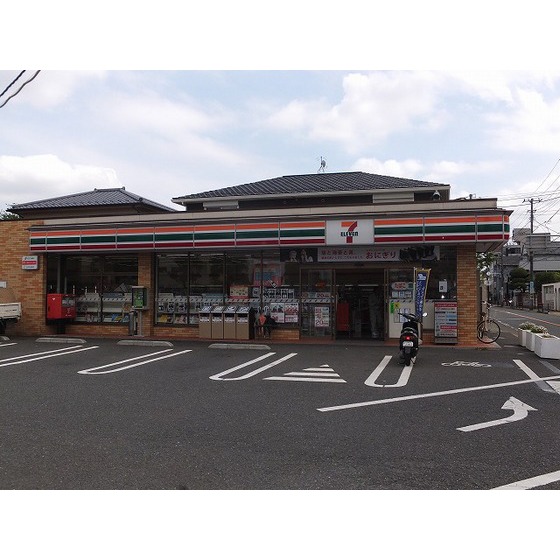 Convenience store. 185m to Seven-Eleven (convenience store)