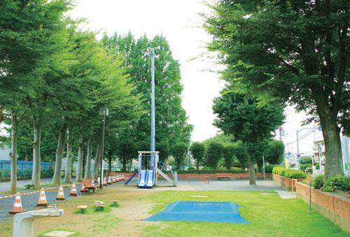 Other. Is this plan land "Osawa Sanchome environment green space maintenance district" is, The first time of "environmental green space maintenance district" in Mitaka. "Mutsumi Osawa children amusement" of adjacent (1-minute walk ・ 60m) can be close to touch naturally, Healing place.