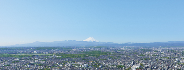 Surrounding environment. Overlooking the Mountain View and Mount Fuji Tanzawa, Beautiful views. While providing superior urban functions that are tied to the city center and direct, Mitaka natural of Musashino is spread to familiar. (November 2012 shooting aerial photo)