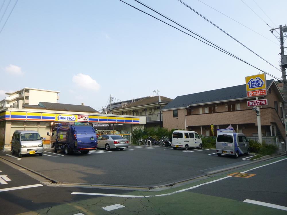 Convenience store. MINISTOP 380m to Mitaka Shimorenjaku shop