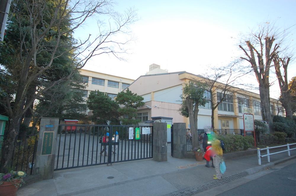 Primary school. Until I do the school Mitaka City Iguchi Elementary School try to 775m