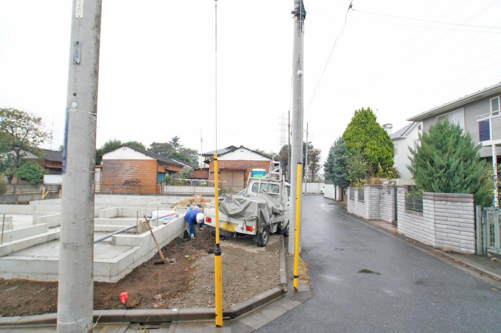 Local photos, including front road. Here it is taken from the corner lot