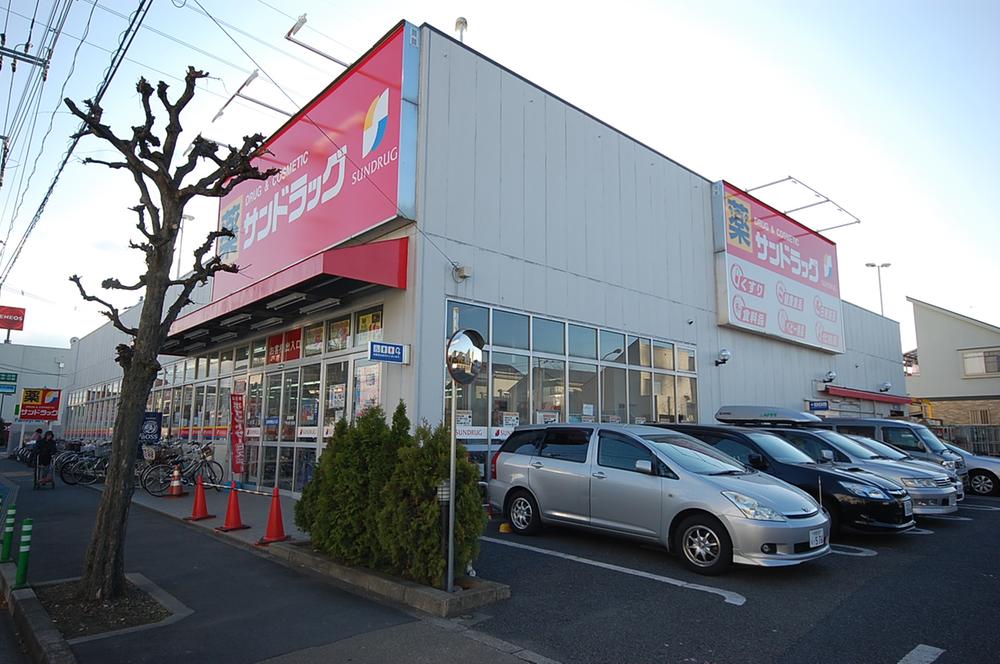 Drug store. San drag 1036m to Mitaka Iguchi shop