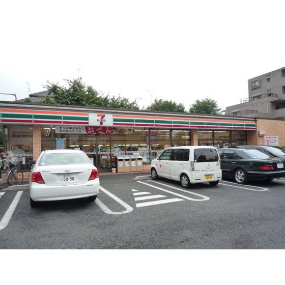 Convenience store. Seven ・ 39m to Eleven (convenience store)