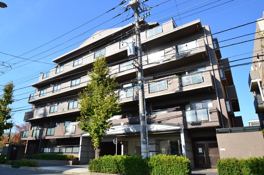 Local appearance photo. Local (11 May 2013) Shooting