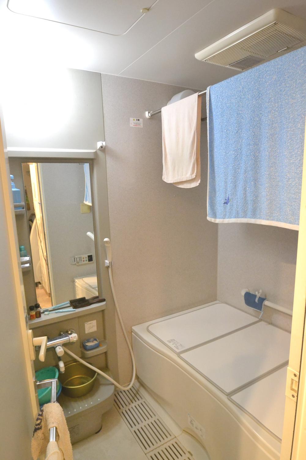 Bathroom. Indoor (11 May 2013) Shooting