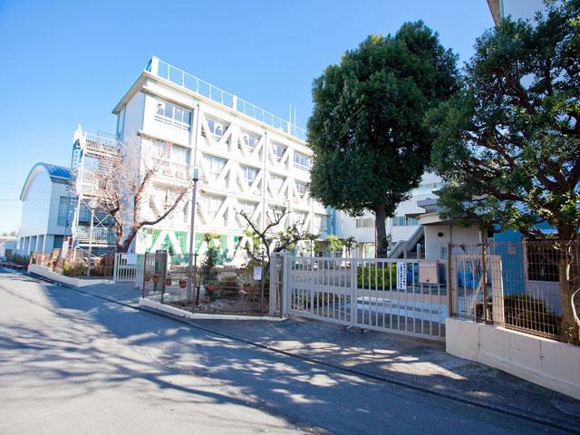 Junior high school. Takaminami to school Mitaka Municipal fifth Junior High School 330m