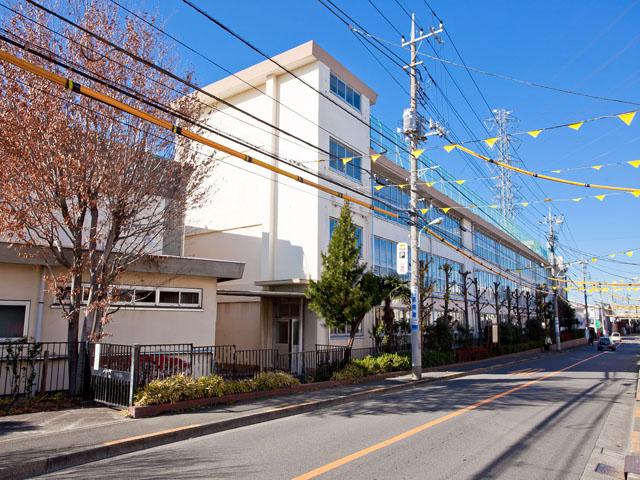 Primary school. Takaminami to school Mitaka Municipal Nakahara Elementary School 901m