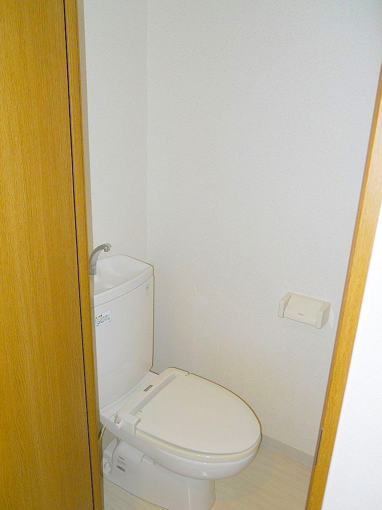 Toilet. With warm toilet (* ^ _ ^ *)