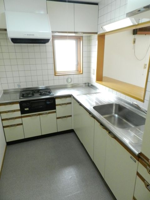Kitchen. It is counter kitchen of larger size
